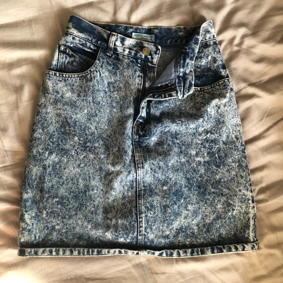 Vintage Guess Skirt - Picture 3 of 4